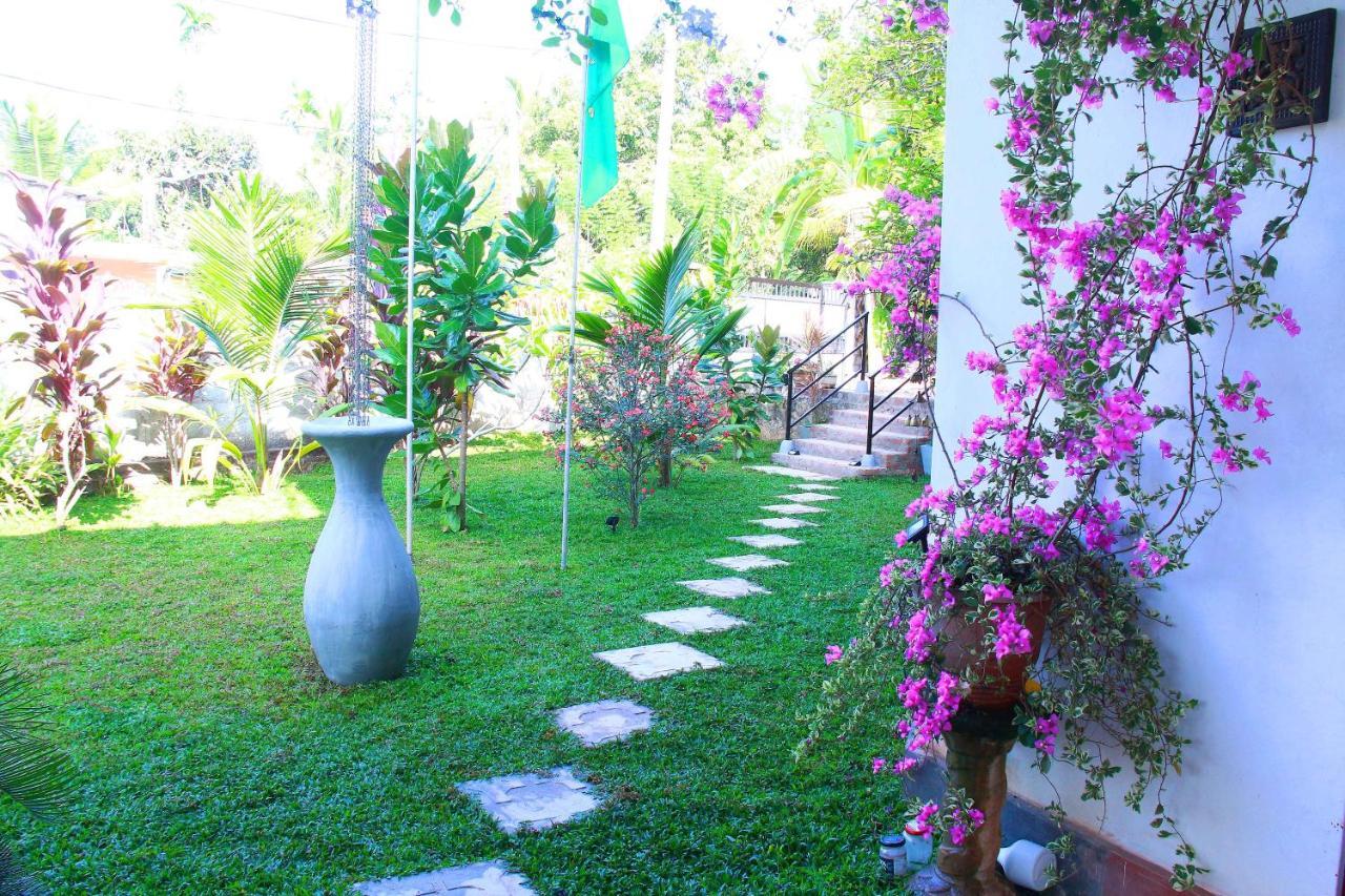 Dil'S Place Beruwala Buitenkant foto